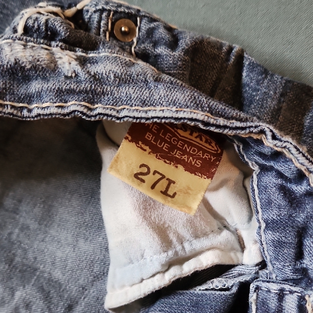Stylish Blue Denim Jeans with Embellished Pockets - Picture 4 of 8